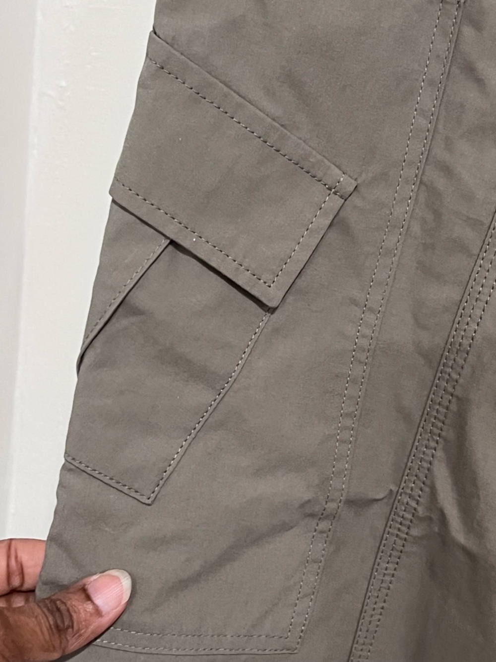 NWT Elodie Low Rise Cotton Cargo Pants in Olive Green - Picture 6 of 13